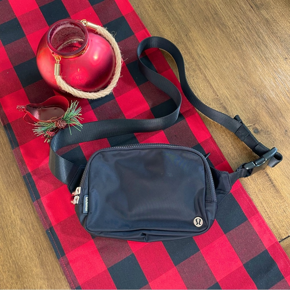 Lululemon Large Everywhere Belt Bag
